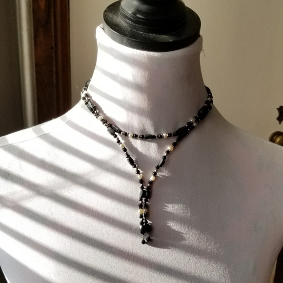 Relisted -Magnetic Hematite necklace white pearls silver - Picture 5 of 9